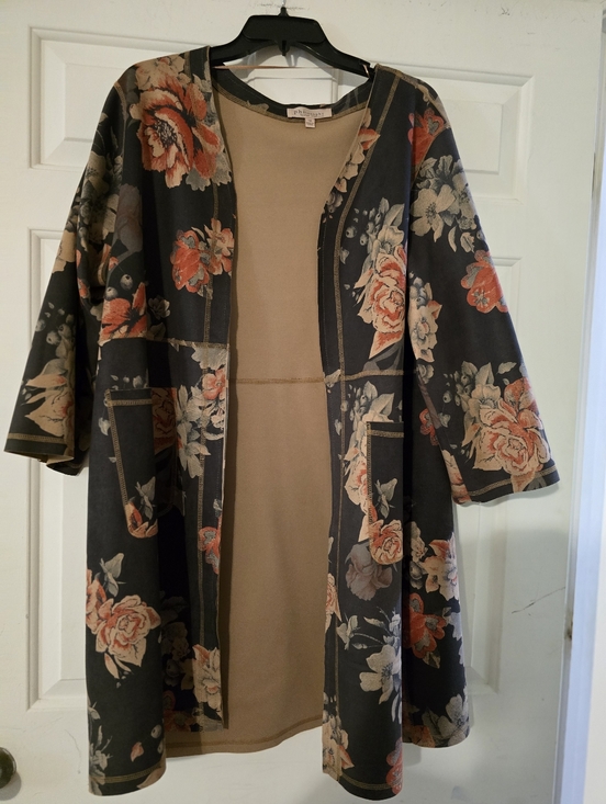 Philosophy Jackets & Blazers - Philosophy Woman Cardigan In Beige with Black Trimhil 3/4 Sleeve